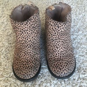 GAP toddler girl leopard booties size 7